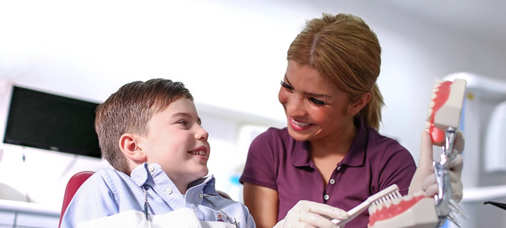 Kinderbehandlung in der Zahnarztpraxis Irene Herzel
